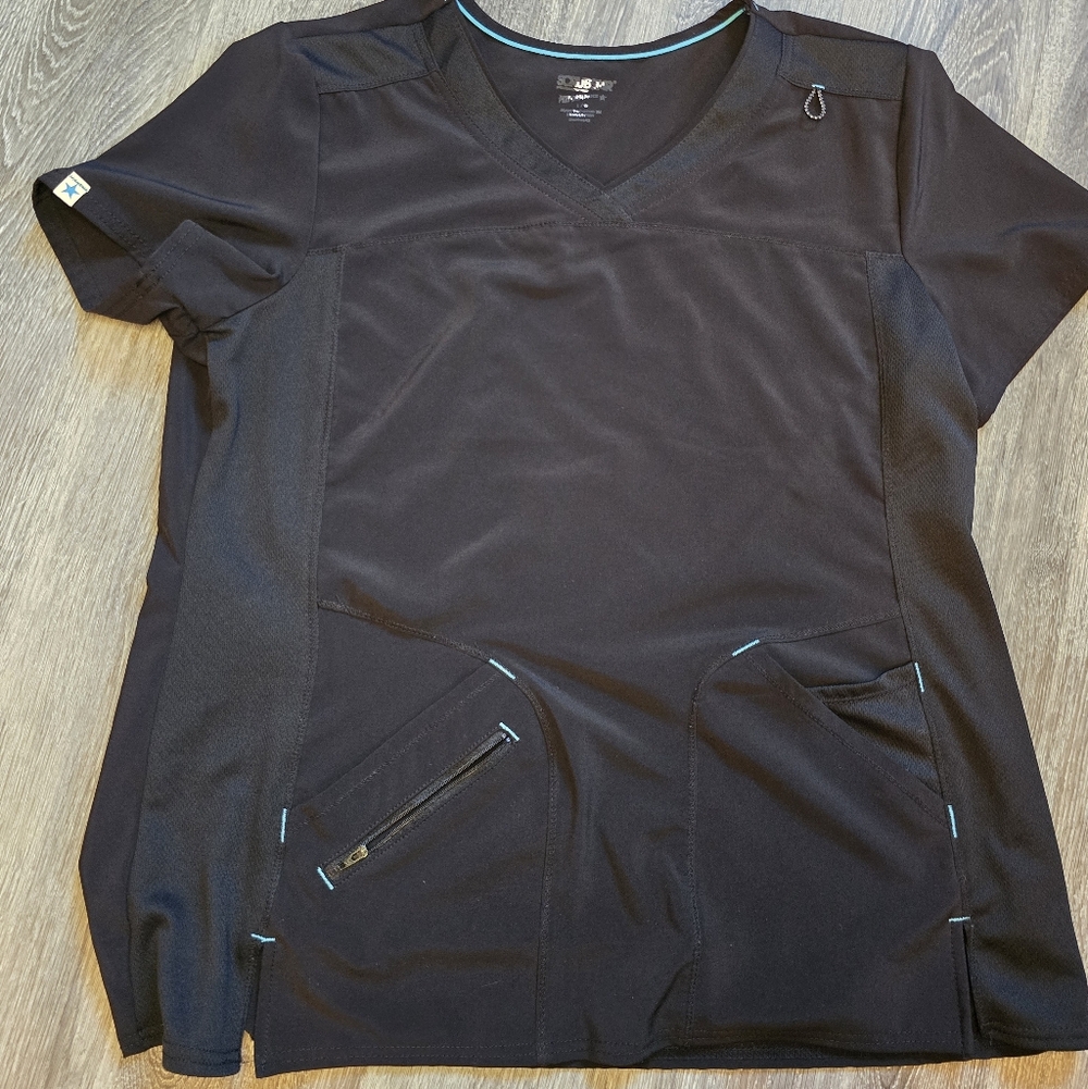 Women's Black V-Neck Scrub Top with Pockets Scrub Star Brand Size L